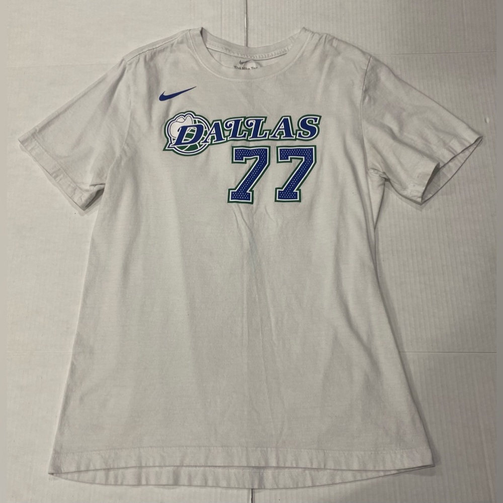 Nike Luka Doncic Dallas Mavericks White Tee Size Small NBA